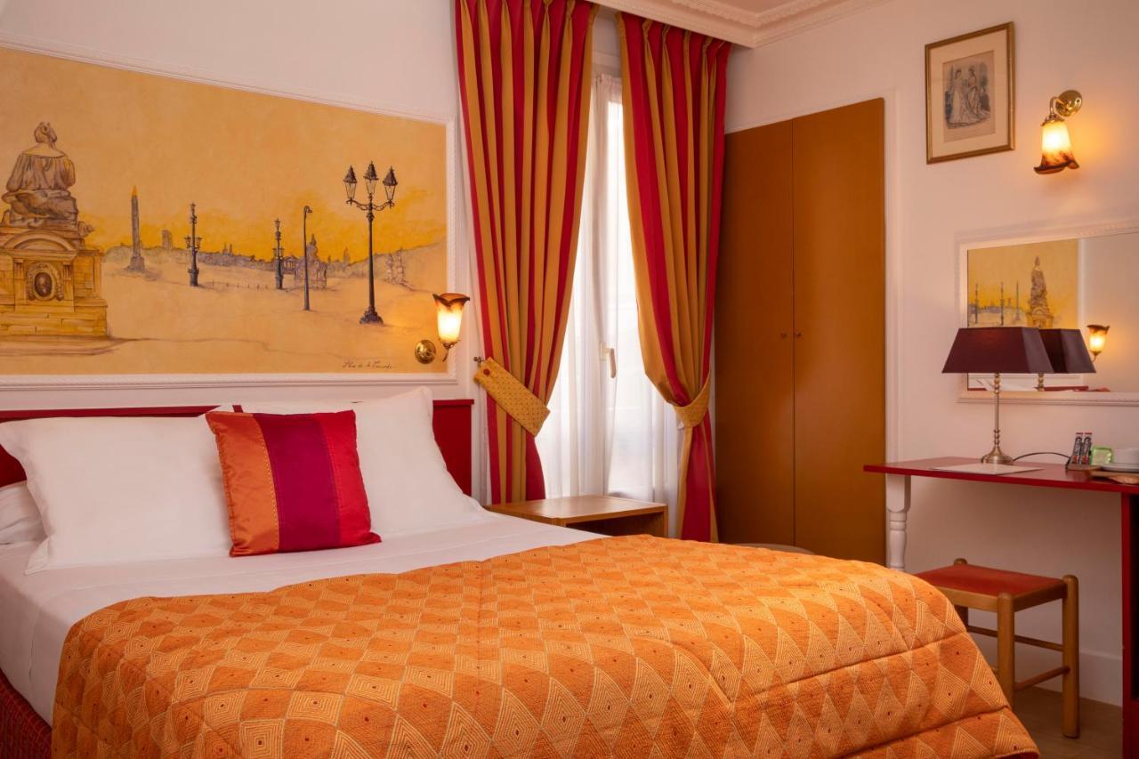 Quarto Individual com Cama de Casal