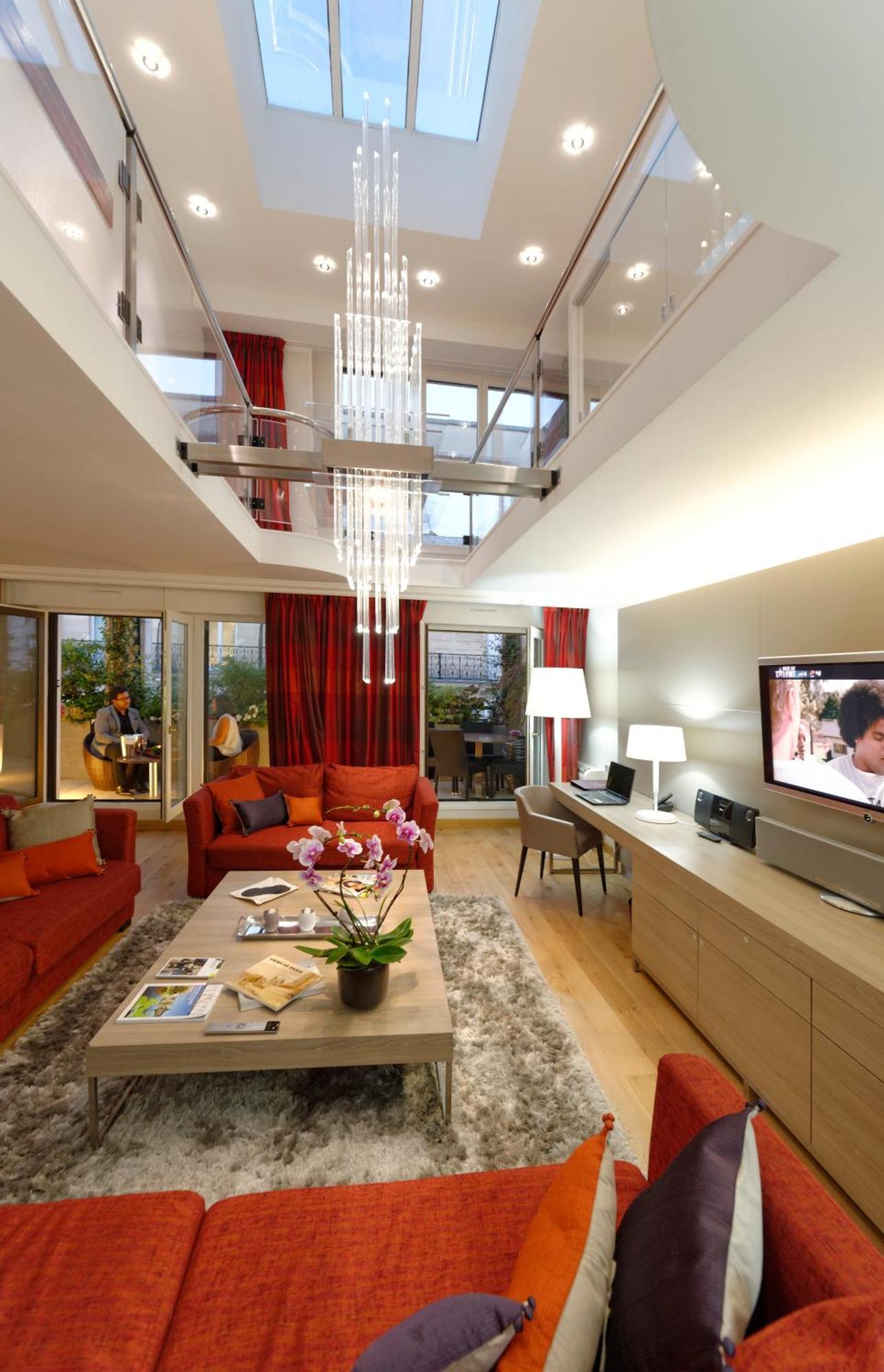 Five-Bedroom Duplex Apartment Penthouse 200m2