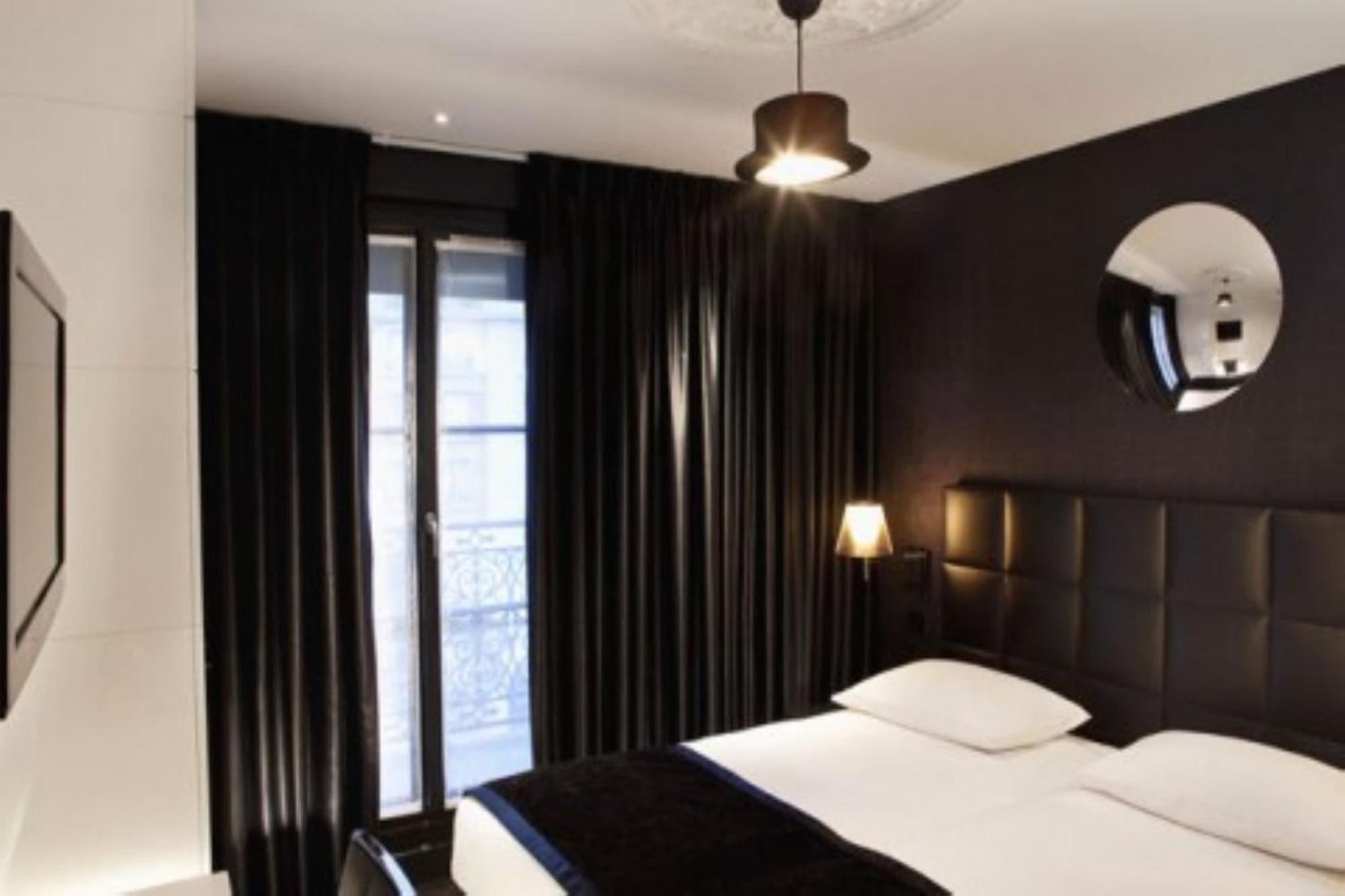 Chambre Double de Luxe - Vue sur Tour Eiffel