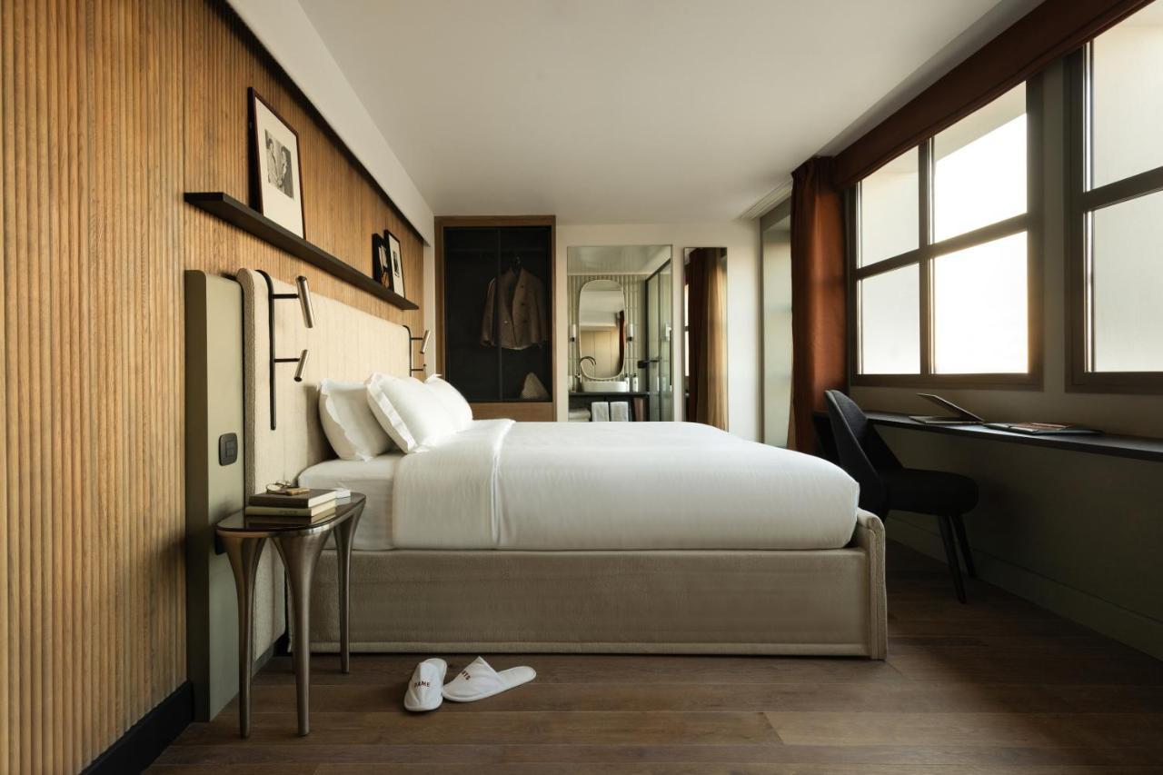 Quarto Premium com Terraço e Vista da Torre Eiffel