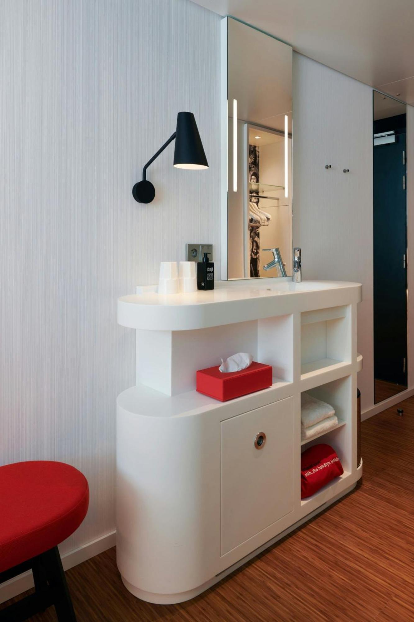 Einzelzimmer mit Doppelbett