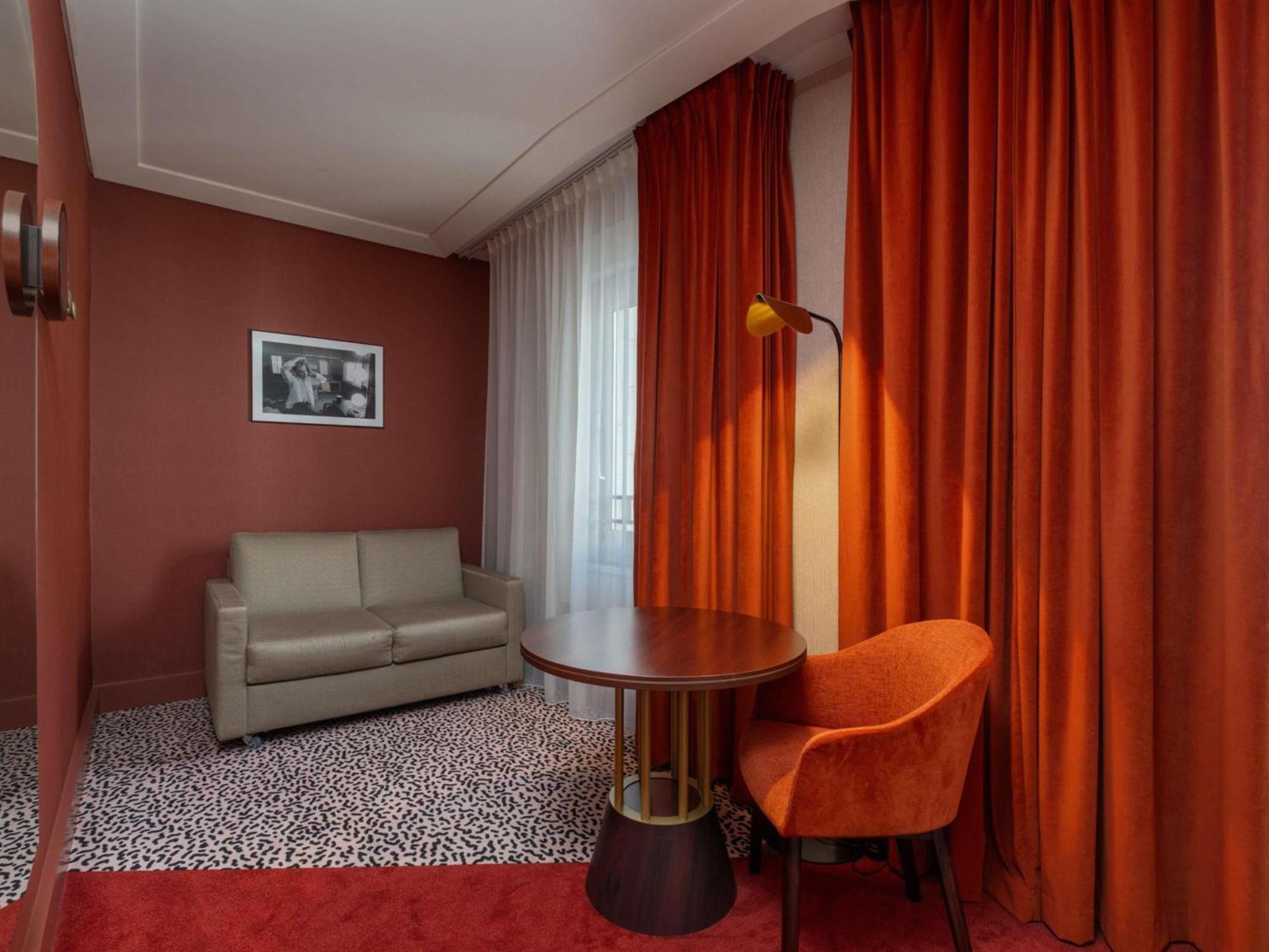 Junior Suite Sofa