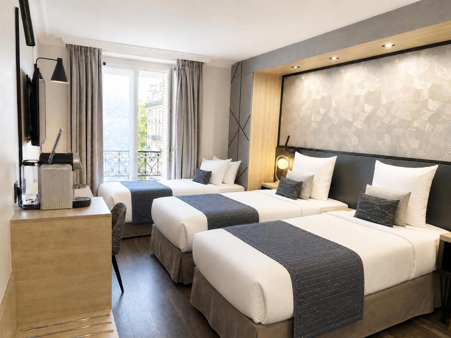 Deluxe Triple Room 1 King 1 Single Bed Non-Smoking