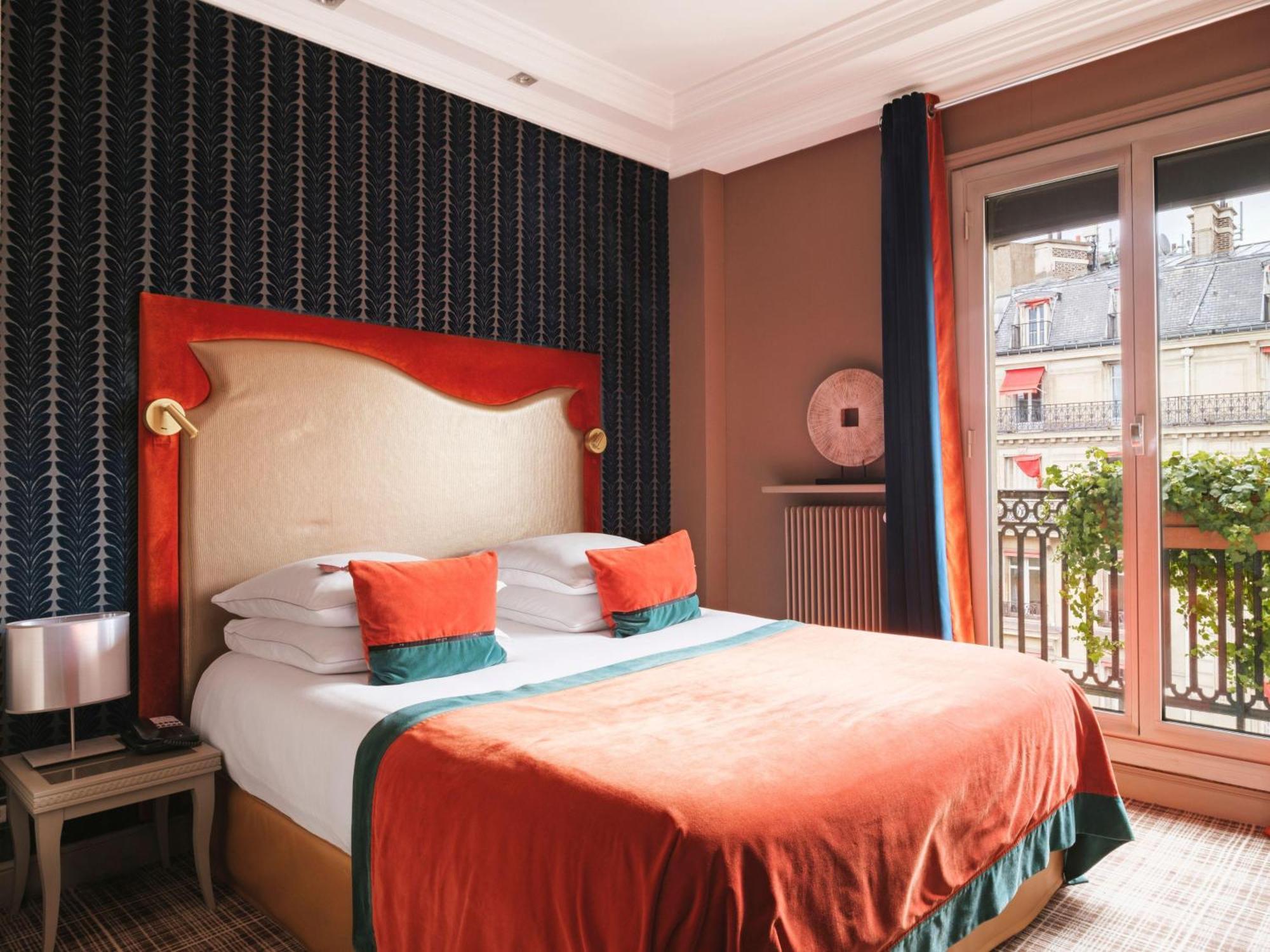 Classic Room Opera View