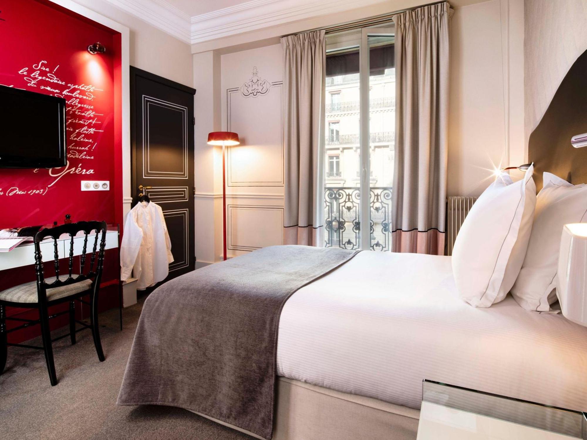Classic Room Opera View