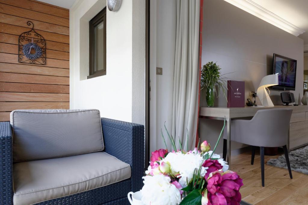 One-Bedroom Apartment 65m2