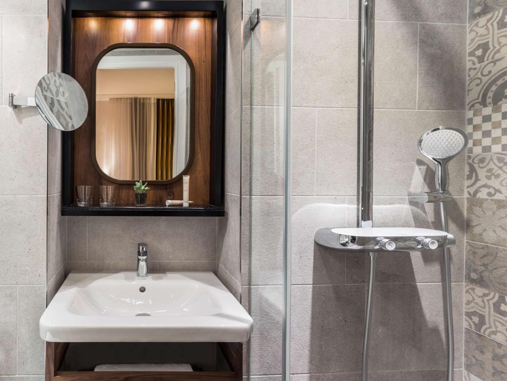Habitación Clásica con vistas y acceso al spa - 1 cama grande - No fumadores