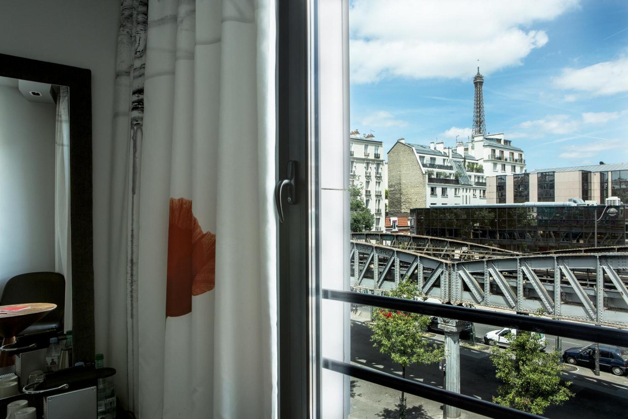Quarto Privilégio com Vista Torre Eiffel - 3º e 4º Piso