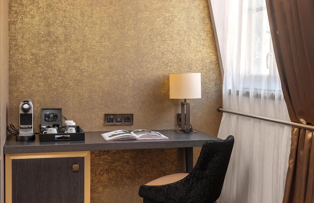Niepce Paris, Curio Collection By Hilton-1