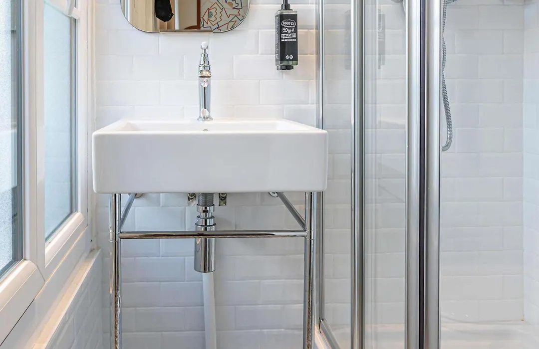 ibis Styles Paris Eiffel Cambronne-1