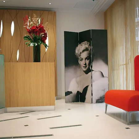 Westside Arc De Triomphe Hotel-2