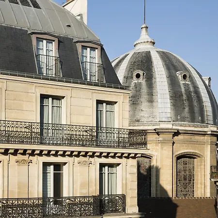 Hotel Lumen Paris Louvre-3
